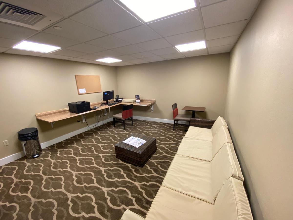 נורוויץ' Comfort Suites Near Casinos מראה חיצוני תמונה
