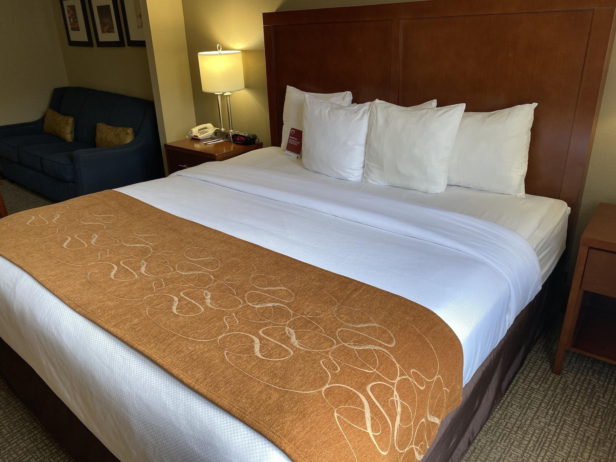 נורוויץ' Comfort Suites Near Casinos מראה חיצוני תמונה