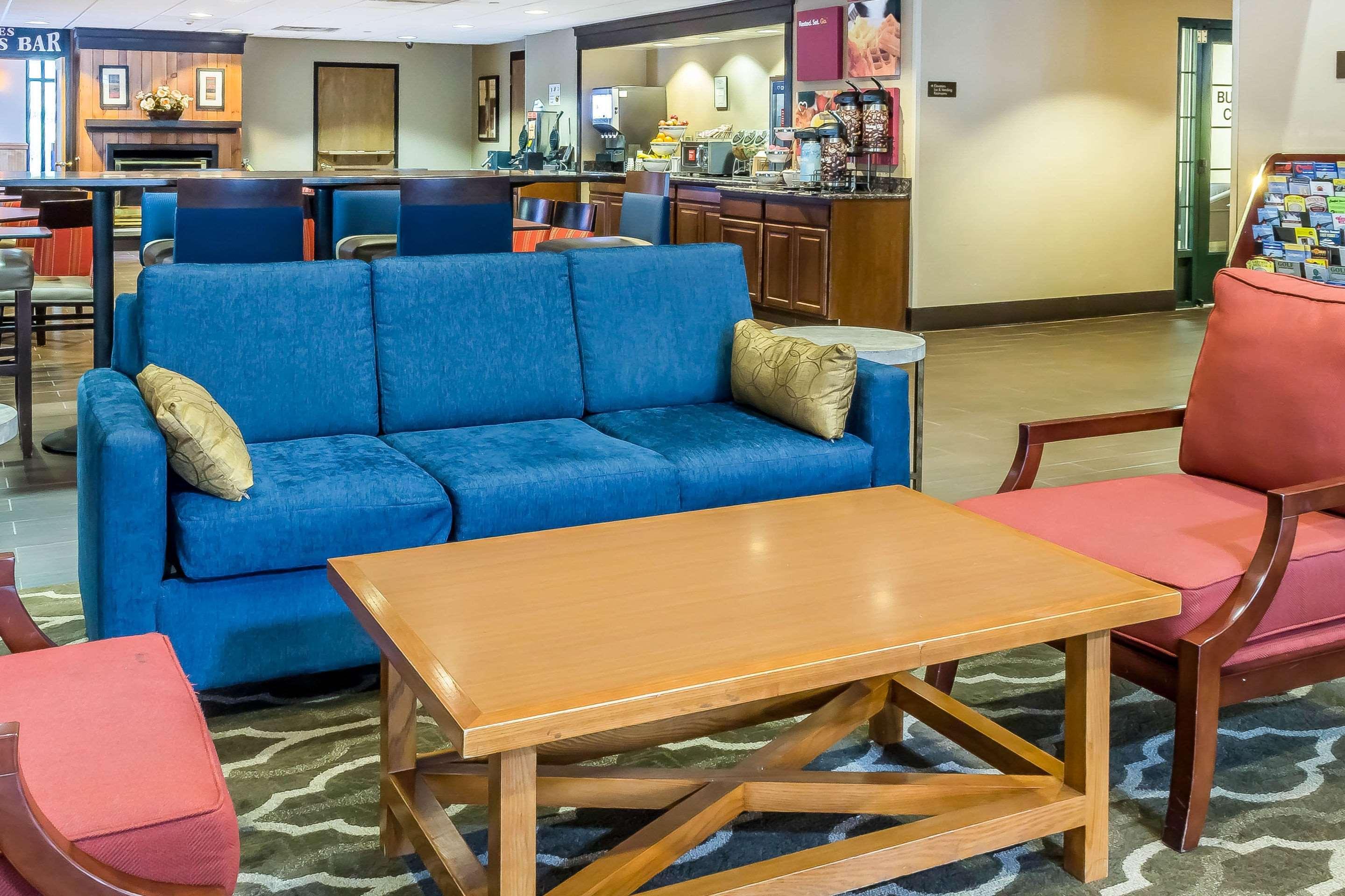 נורוויץ' Comfort Suites Near Casinos מראה חיצוני תמונה