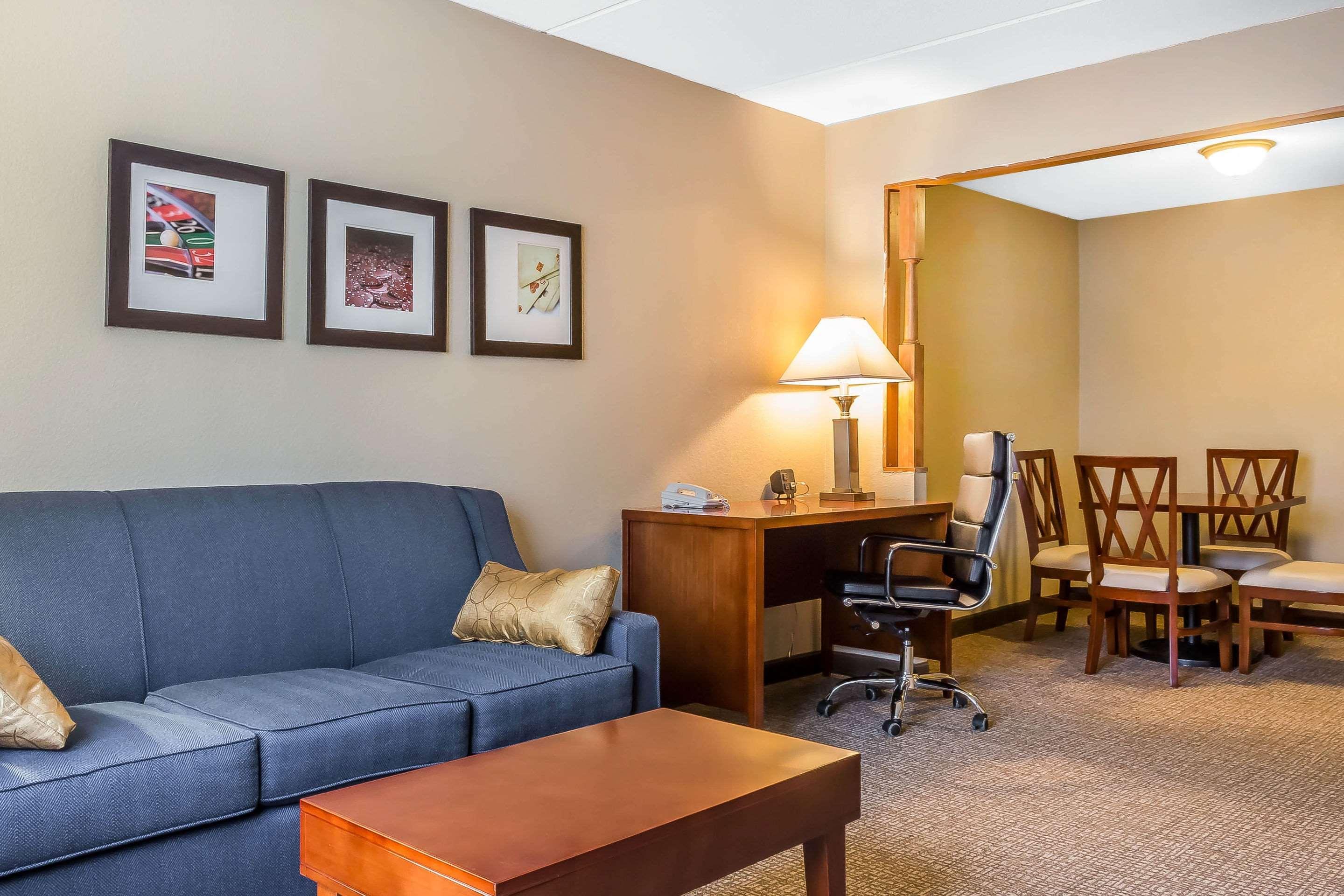 נורוויץ' Comfort Suites Near Casinos מראה חיצוני תמונה