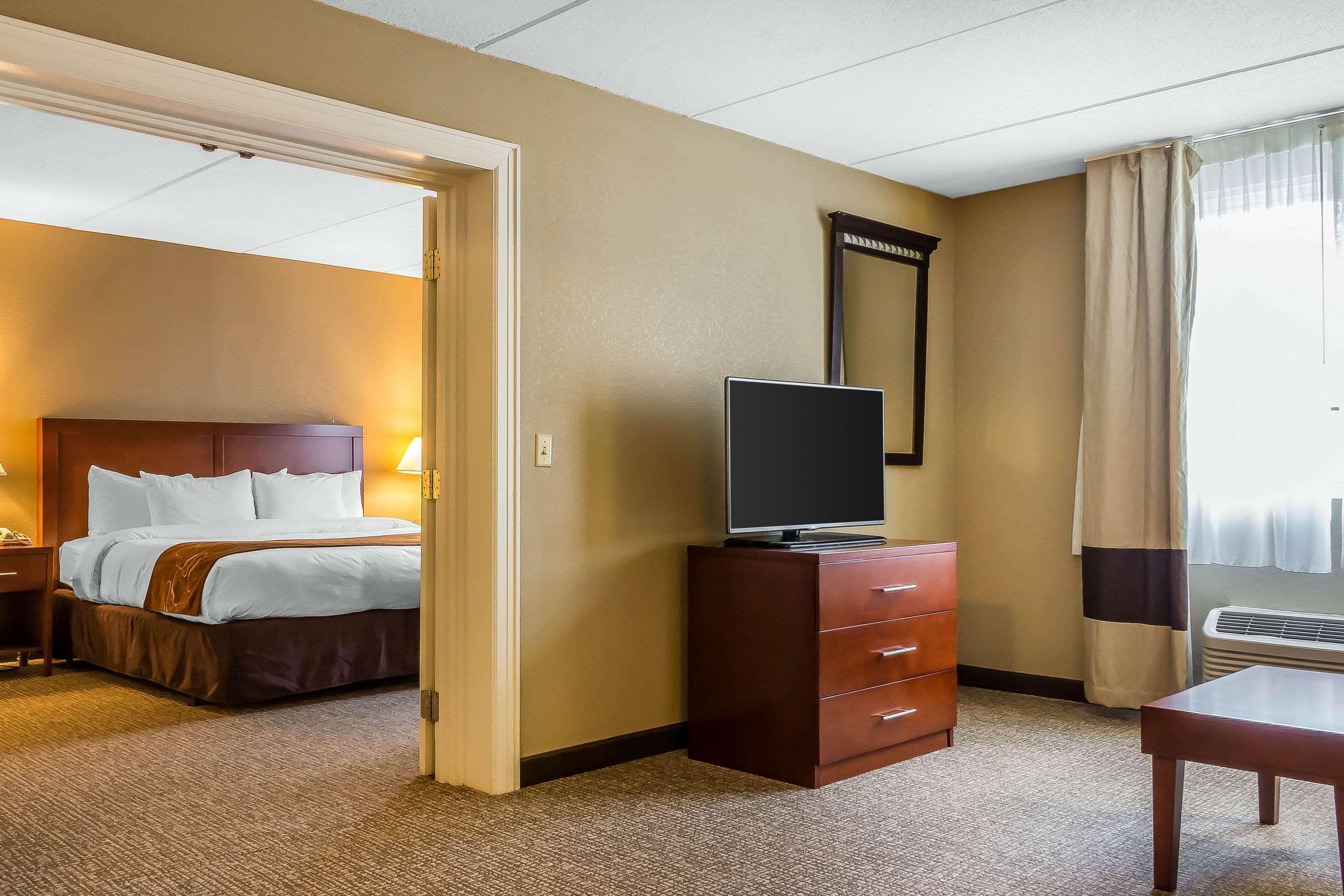 נורוויץ' Comfort Suites Near Casinos מראה חיצוני תמונה