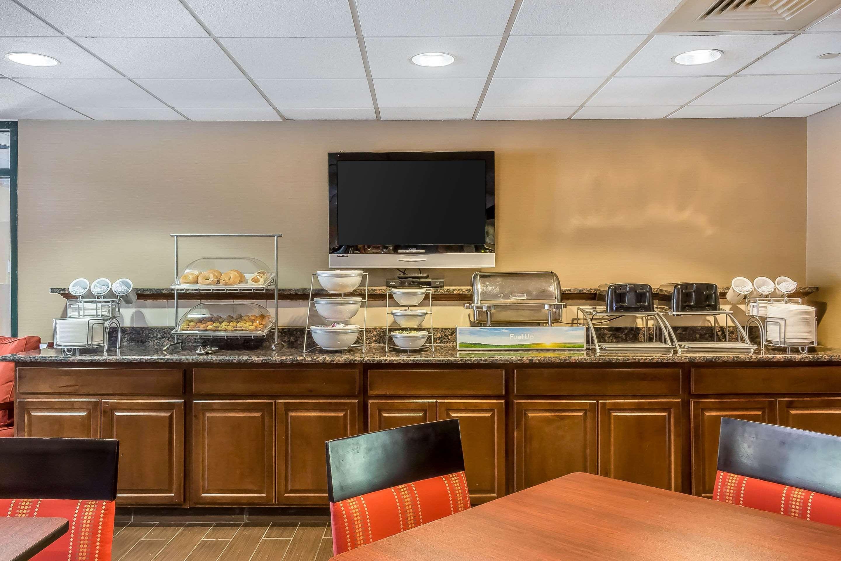 נורוויץ' Comfort Suites Near Casinos מראה חיצוני תמונה
