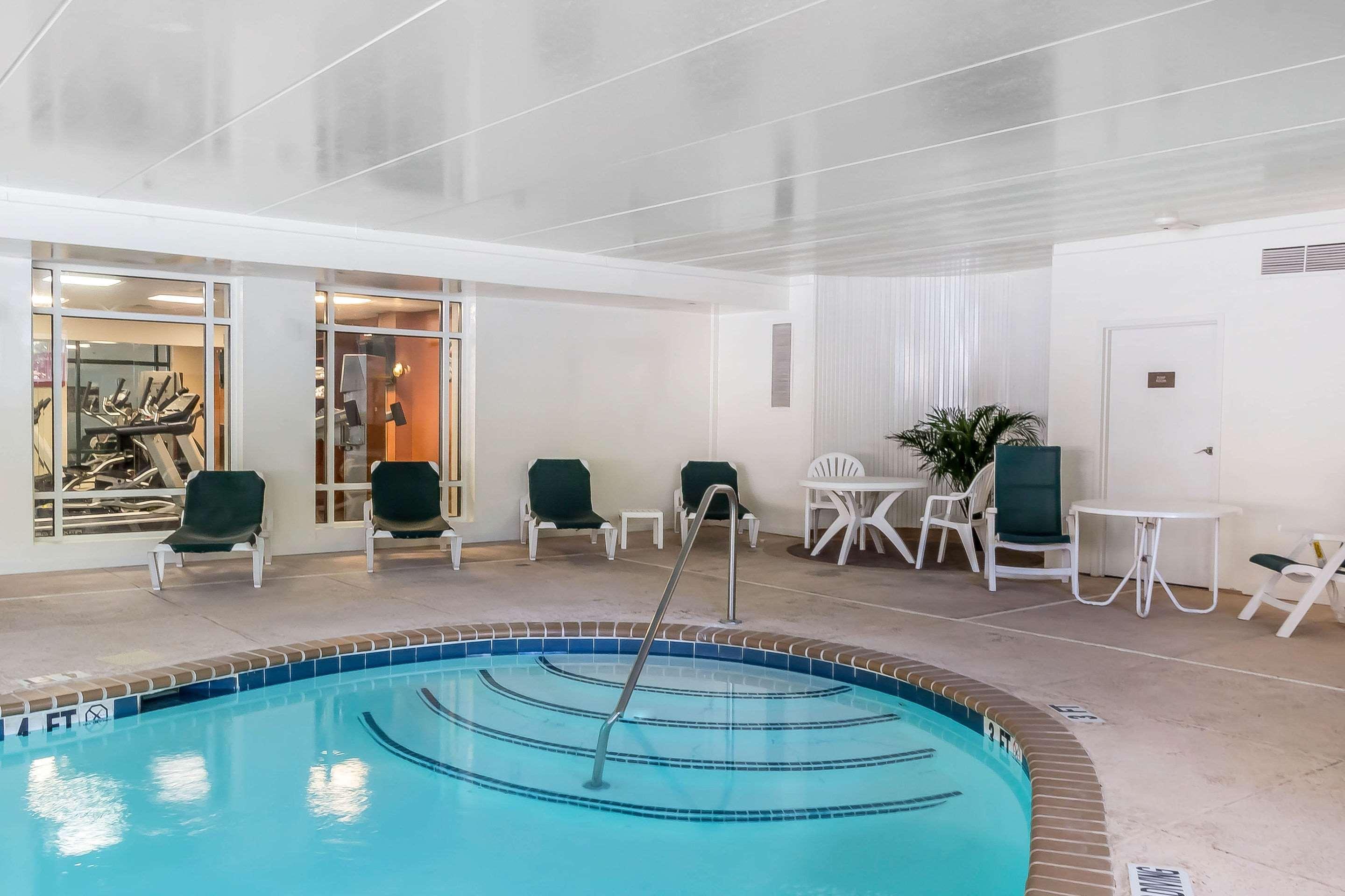 נורוויץ' Comfort Suites Near Casinos מראה חיצוני תמונה