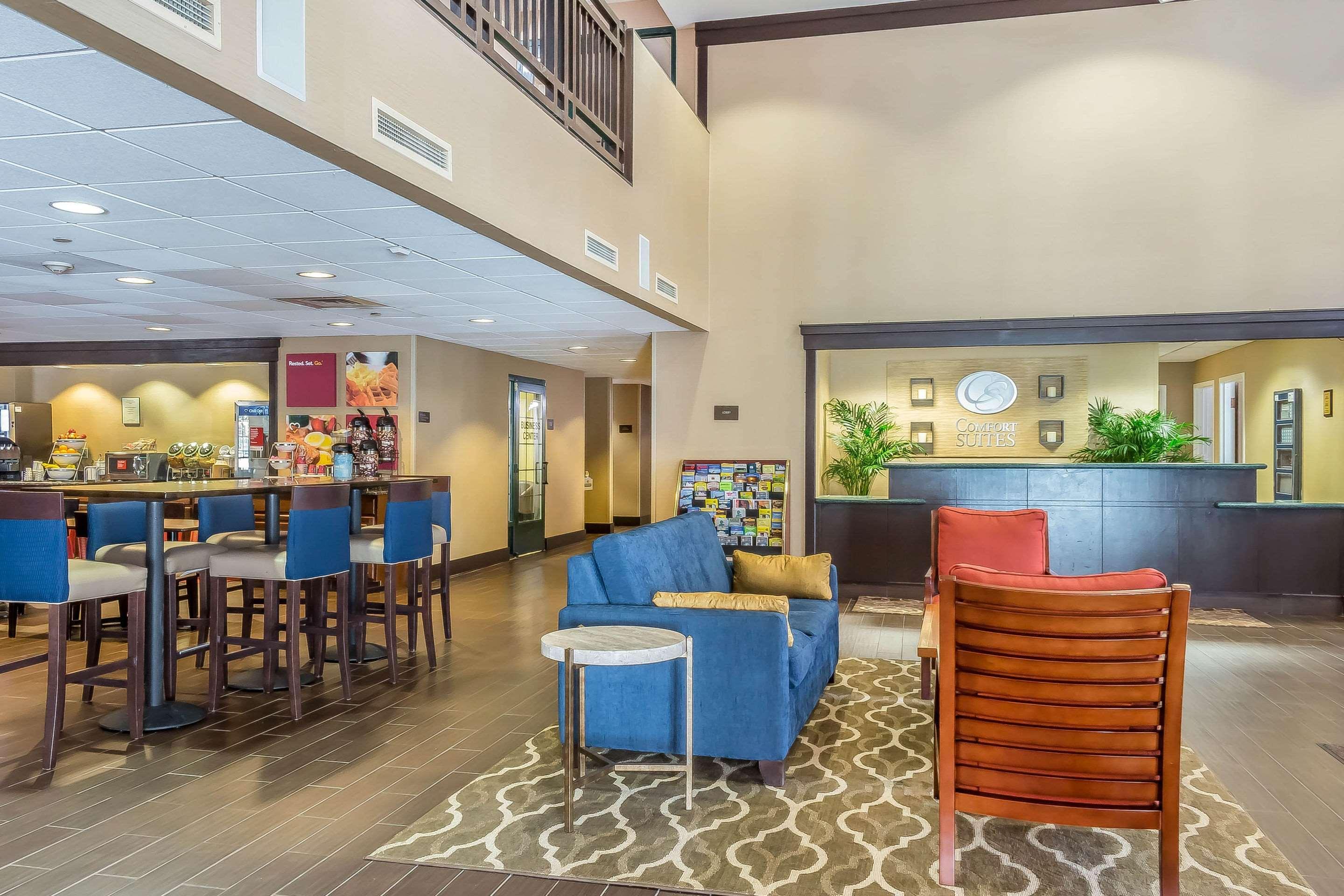 נורוויץ' Comfort Suites Near Casinos מראה חיצוני תמונה