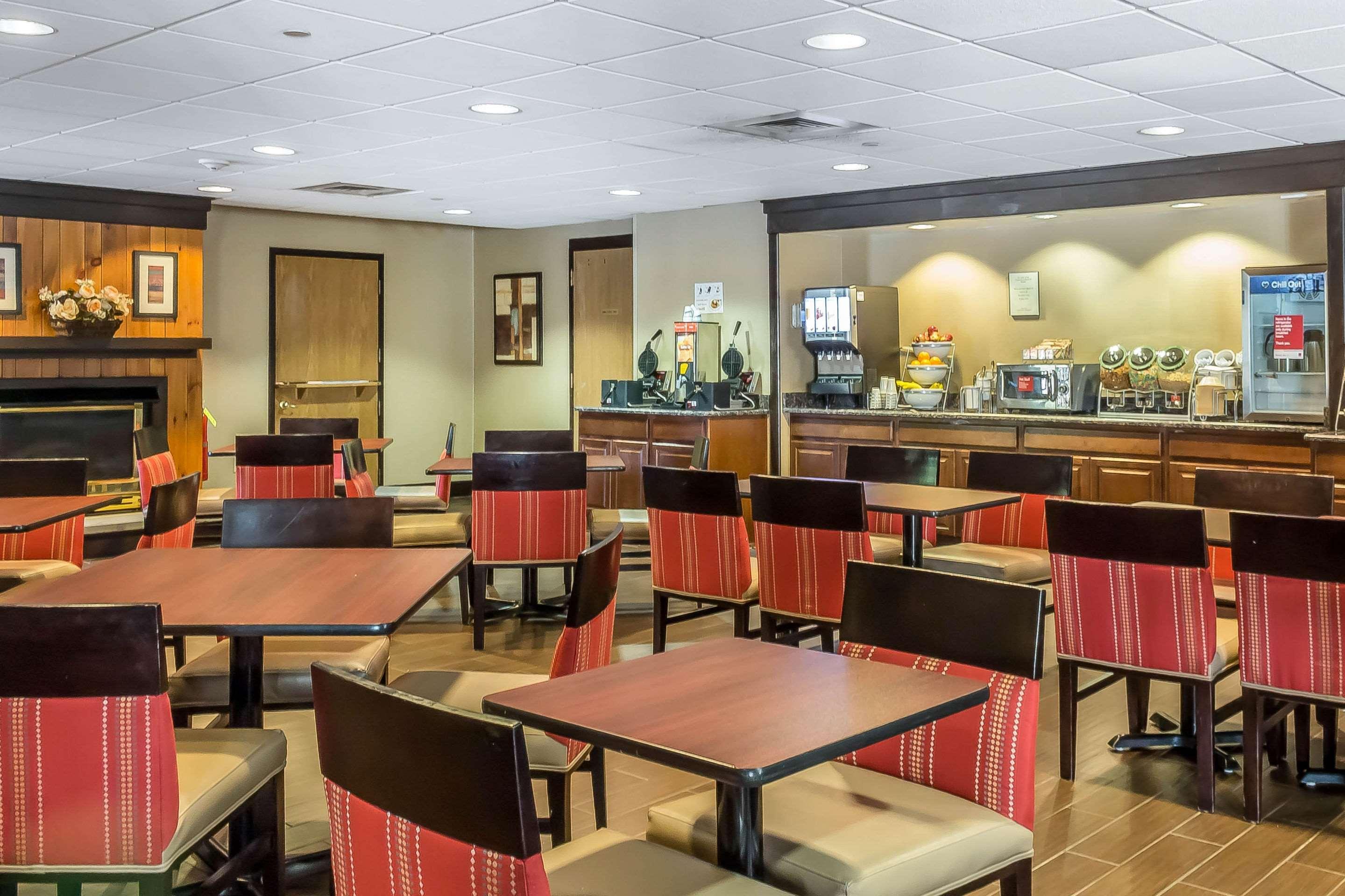 נורוויץ' Comfort Suites Near Casinos מראה חיצוני תמונה