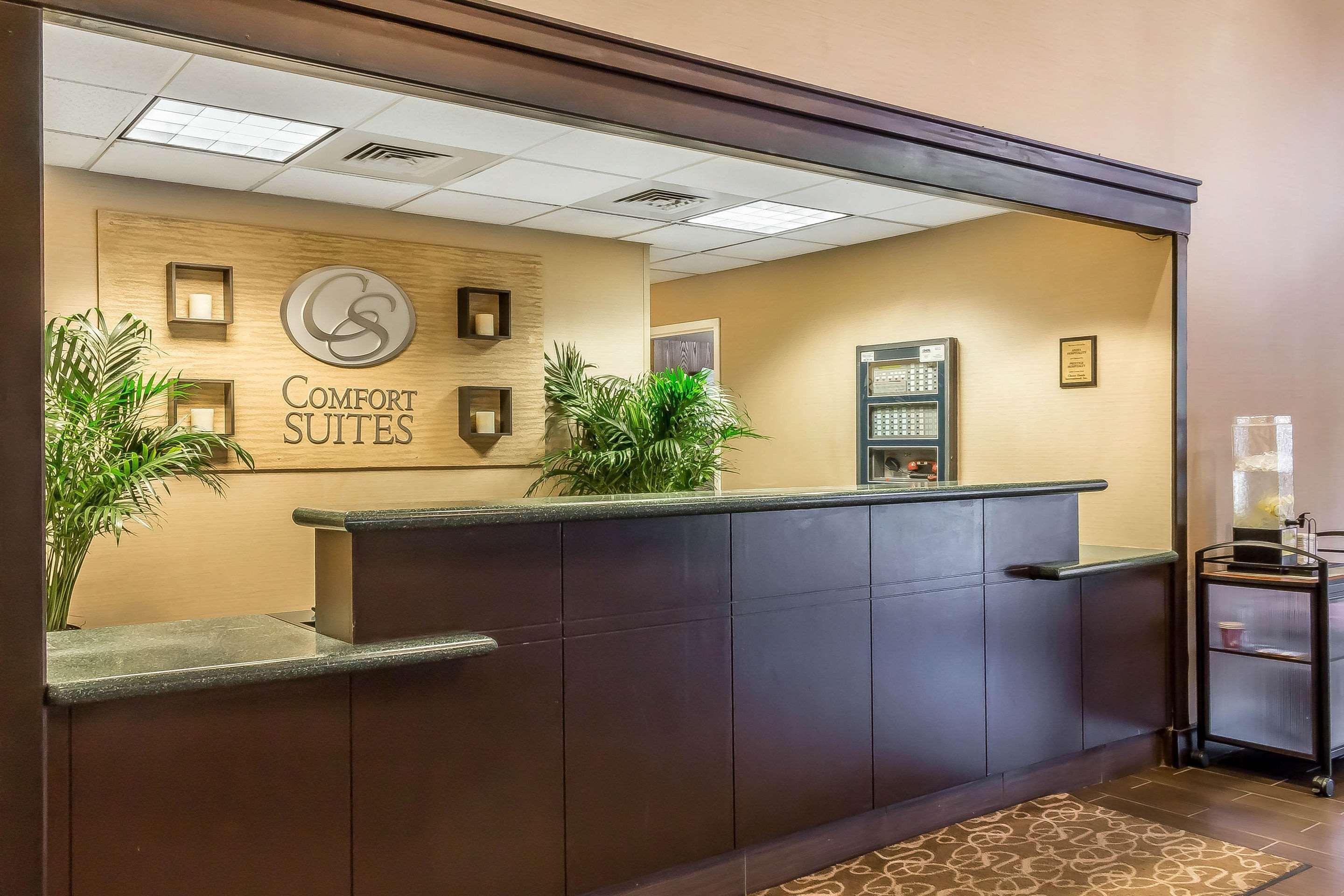 נורוויץ' Comfort Suites Near Casinos מראה חיצוני תמונה