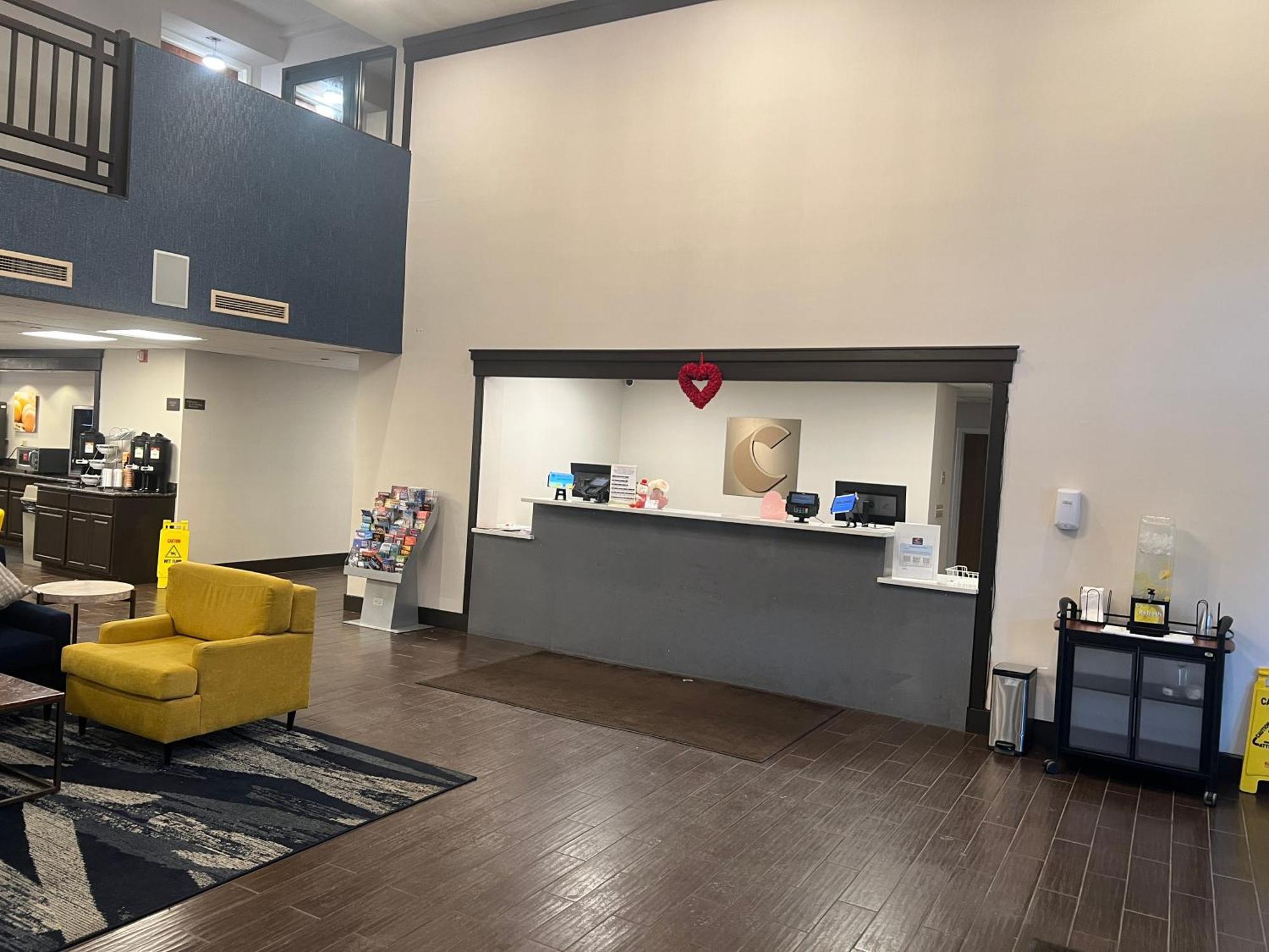 נורוויץ' Comfort Suites Near Casinos מראה חיצוני תמונה