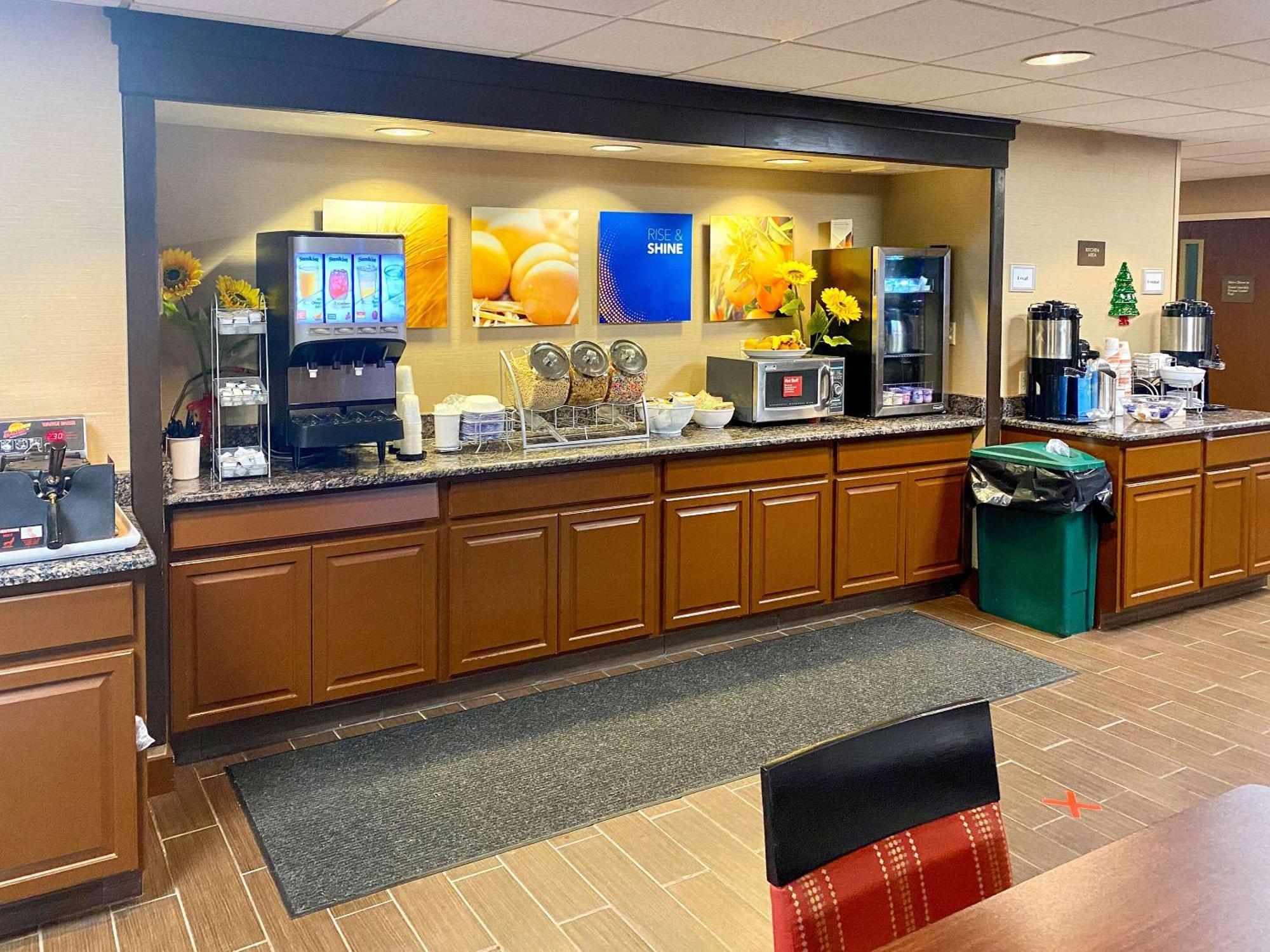 נורוויץ' Comfort Suites Near Casinos מראה חיצוני תמונה