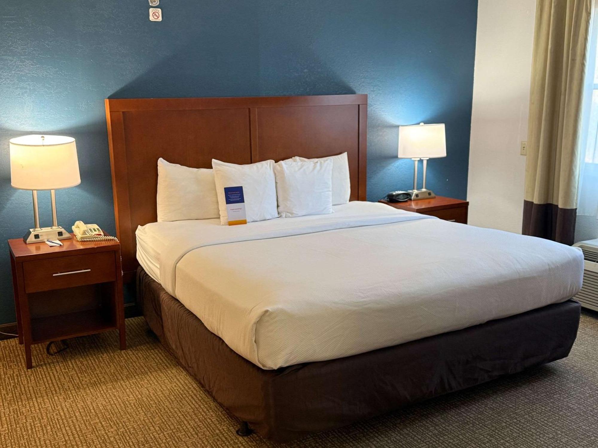 נורוויץ' Comfort Suites Near Casinos מראה חיצוני תמונה