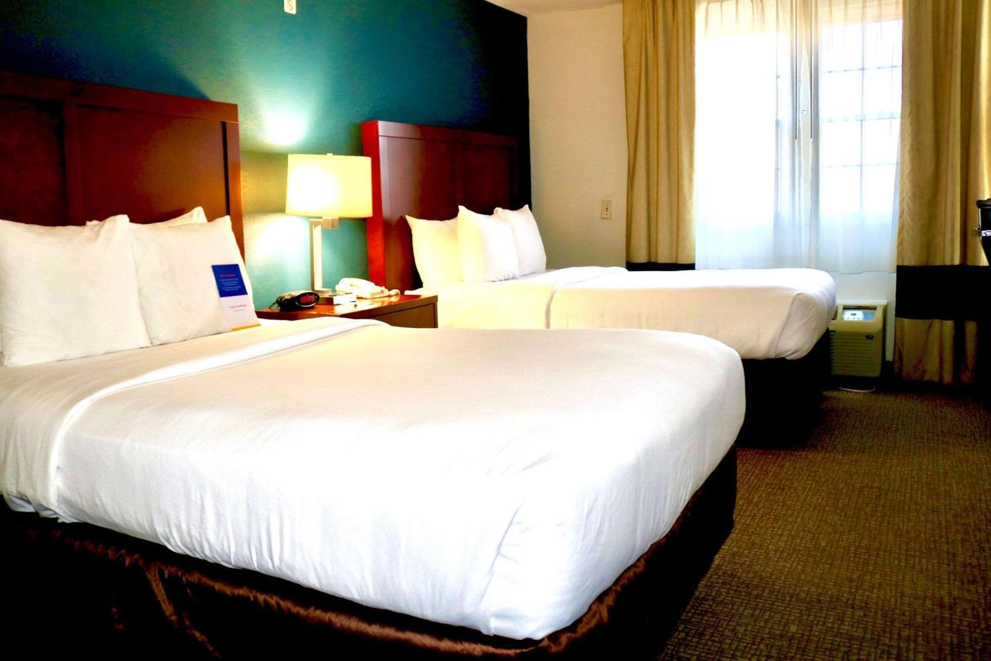 נורוויץ' Comfort Suites Near Casinos מראה חיצוני תמונה