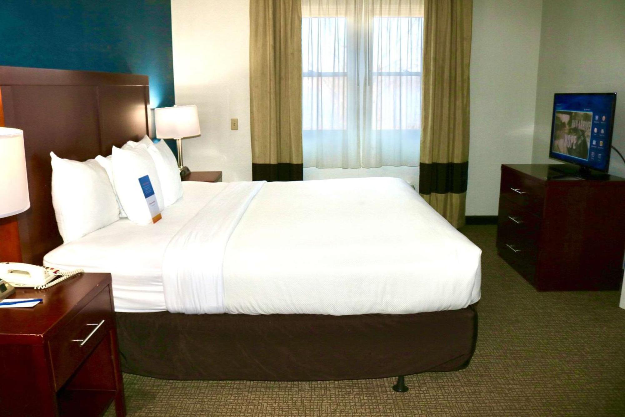 נורוויץ' Comfort Suites Near Casinos מראה חיצוני תמונה