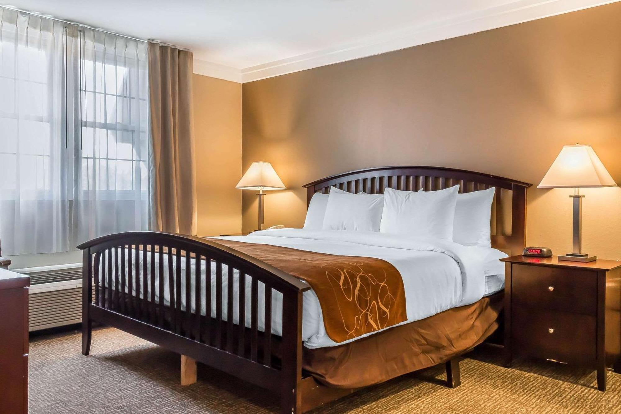נורוויץ' Comfort Suites Near Casinos מראה חיצוני תמונה