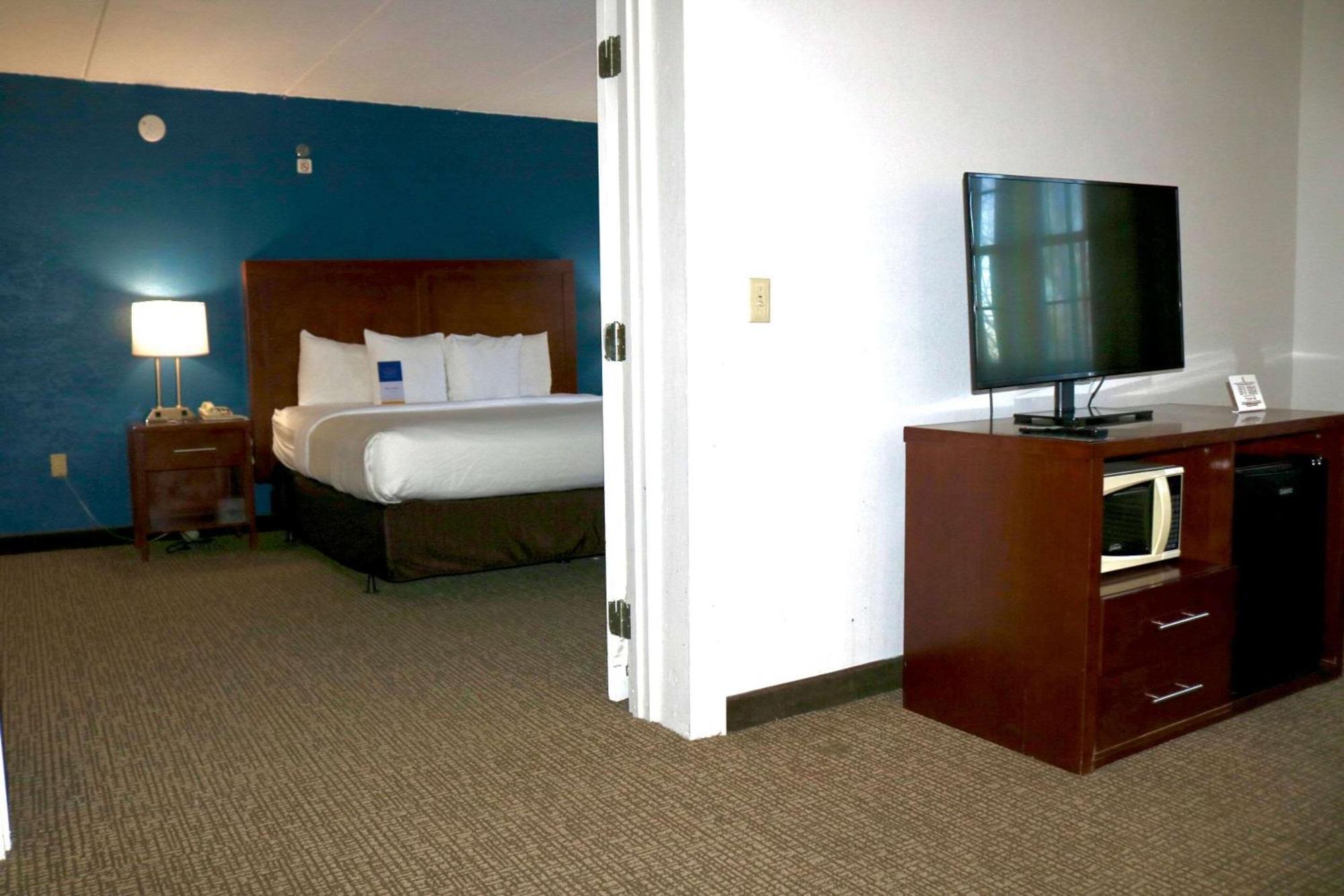 נורוויץ' Comfort Suites Near Casinos מראה חיצוני תמונה